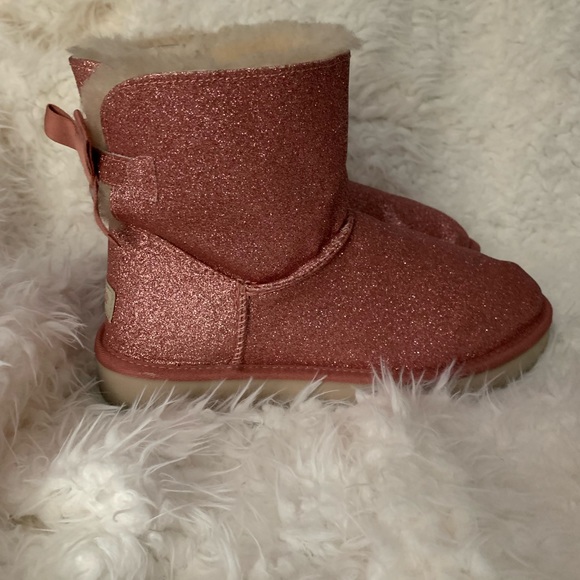 Pink glitter Bailey Bow UGG boots women Size 9 🎀✨ - Picture 2 of 5